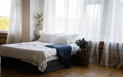 Ilustrasi kamar yang sejuk dan nyaman karna memilih warna cat kamar tidur dengan tepat.
