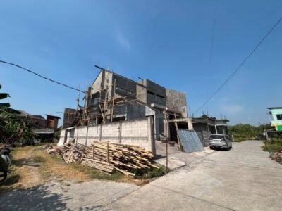 Tampak luar proyek rumah saat Supervisi Sibambo Studio di Kabupaten Demak untuk memantau progres pembangunan.